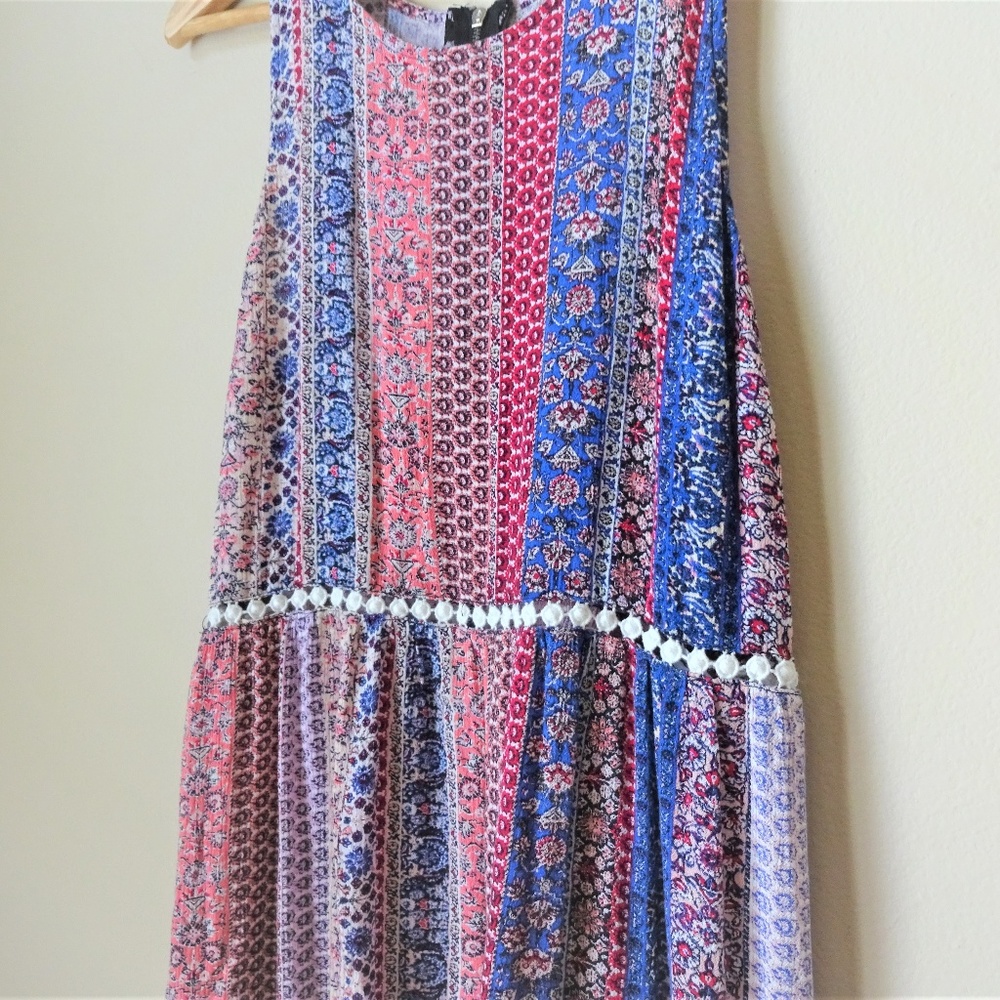 Lumiere Dress with Crochet Cut-out Waist - Picture 4 of 7